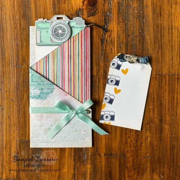 Trifold Camera Pocket