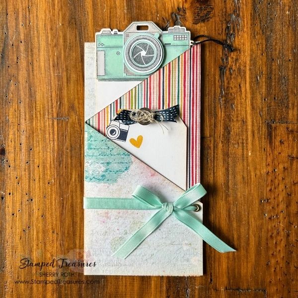 Trifold Camera Pocket